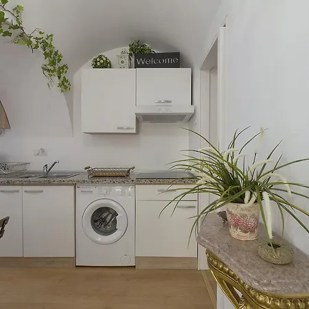 The Convent - Calm 1 Bedroom Apartment Close To The River